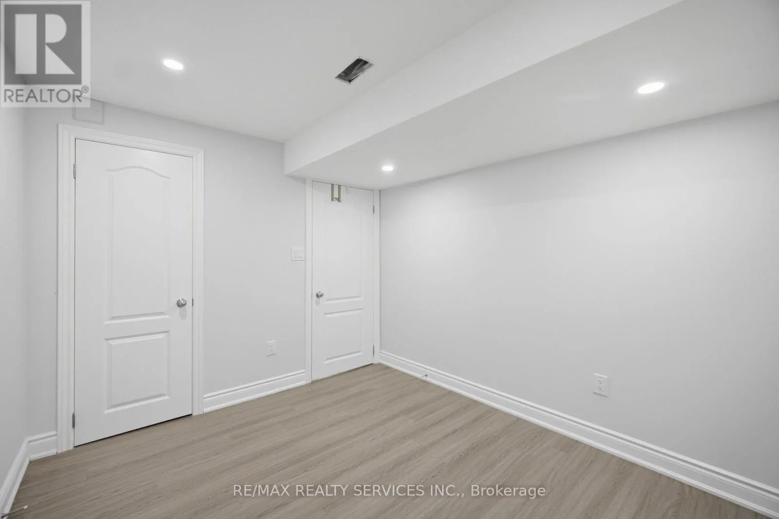 6 ZEPHYR ROAD