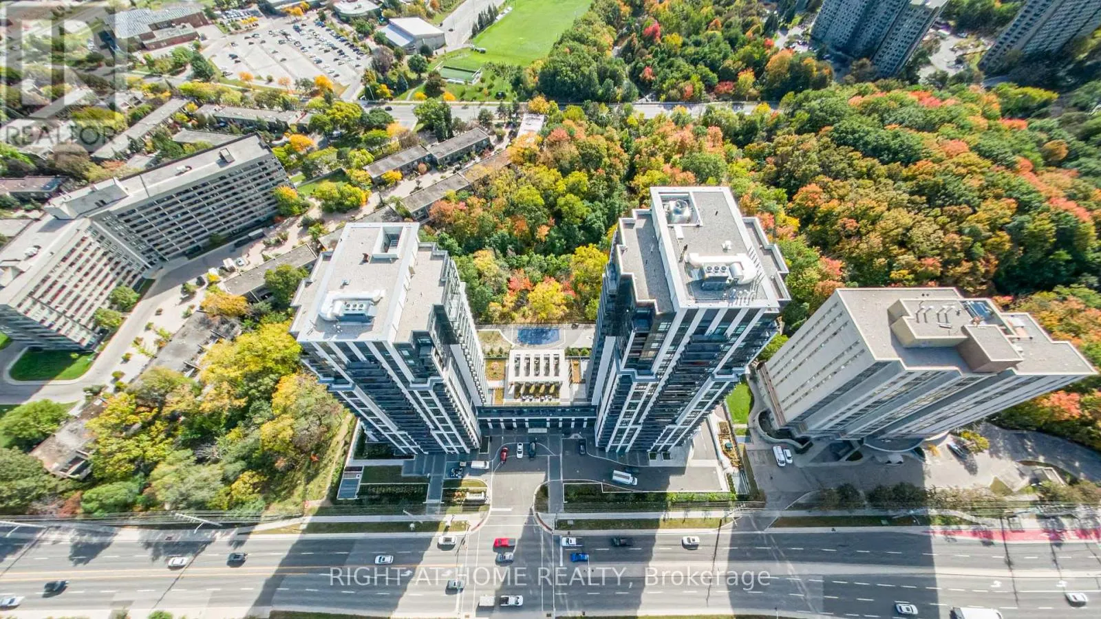 1310 - 204 BURNHAMTHORPE ROAD E