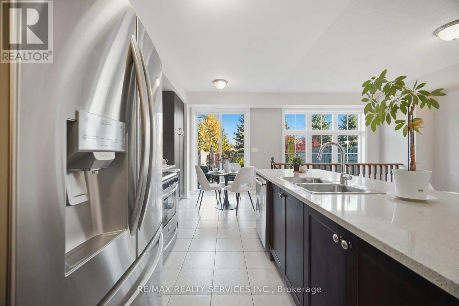9 ASPENVIEW AVENUE