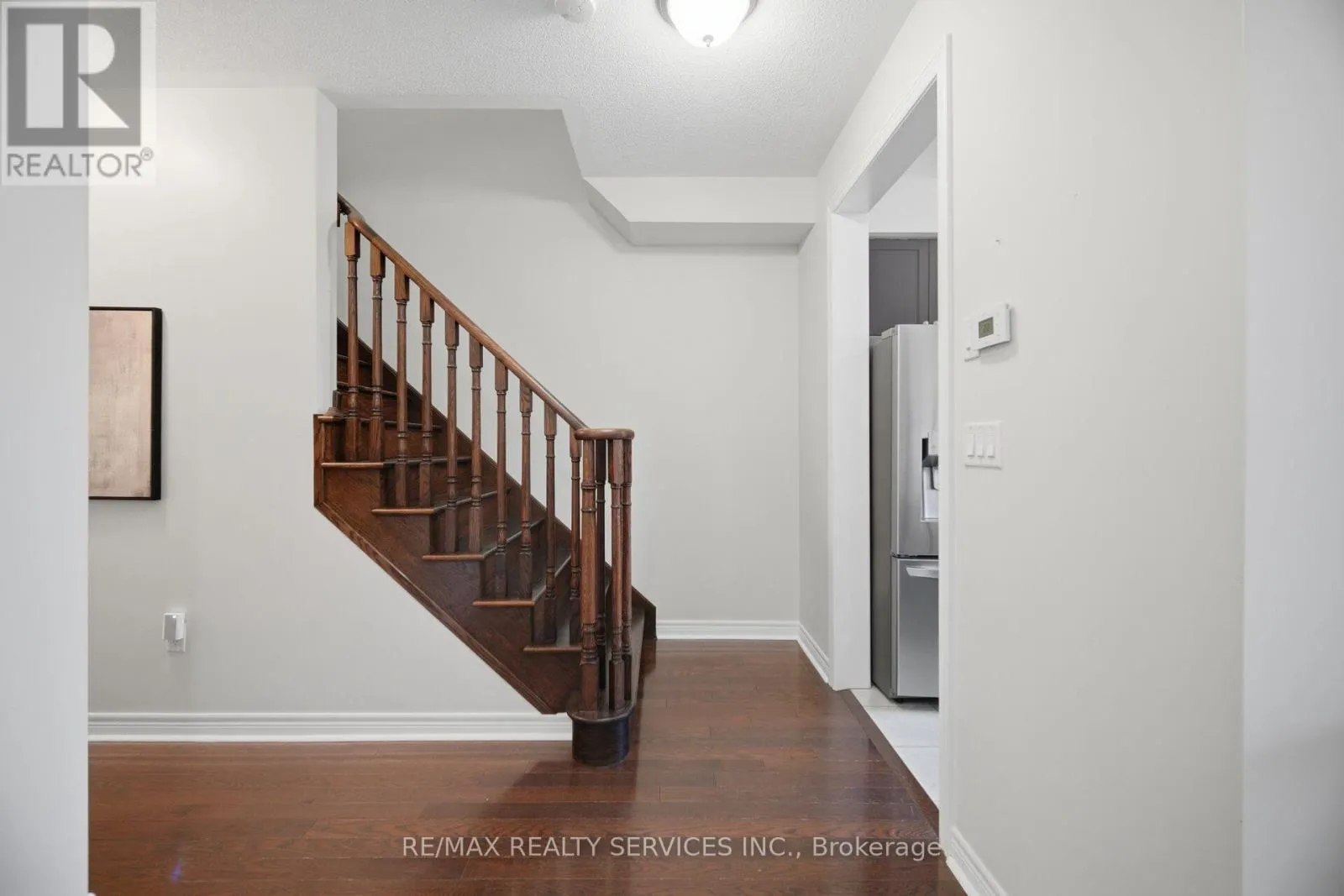 9 ASPENVIEW AVENUE