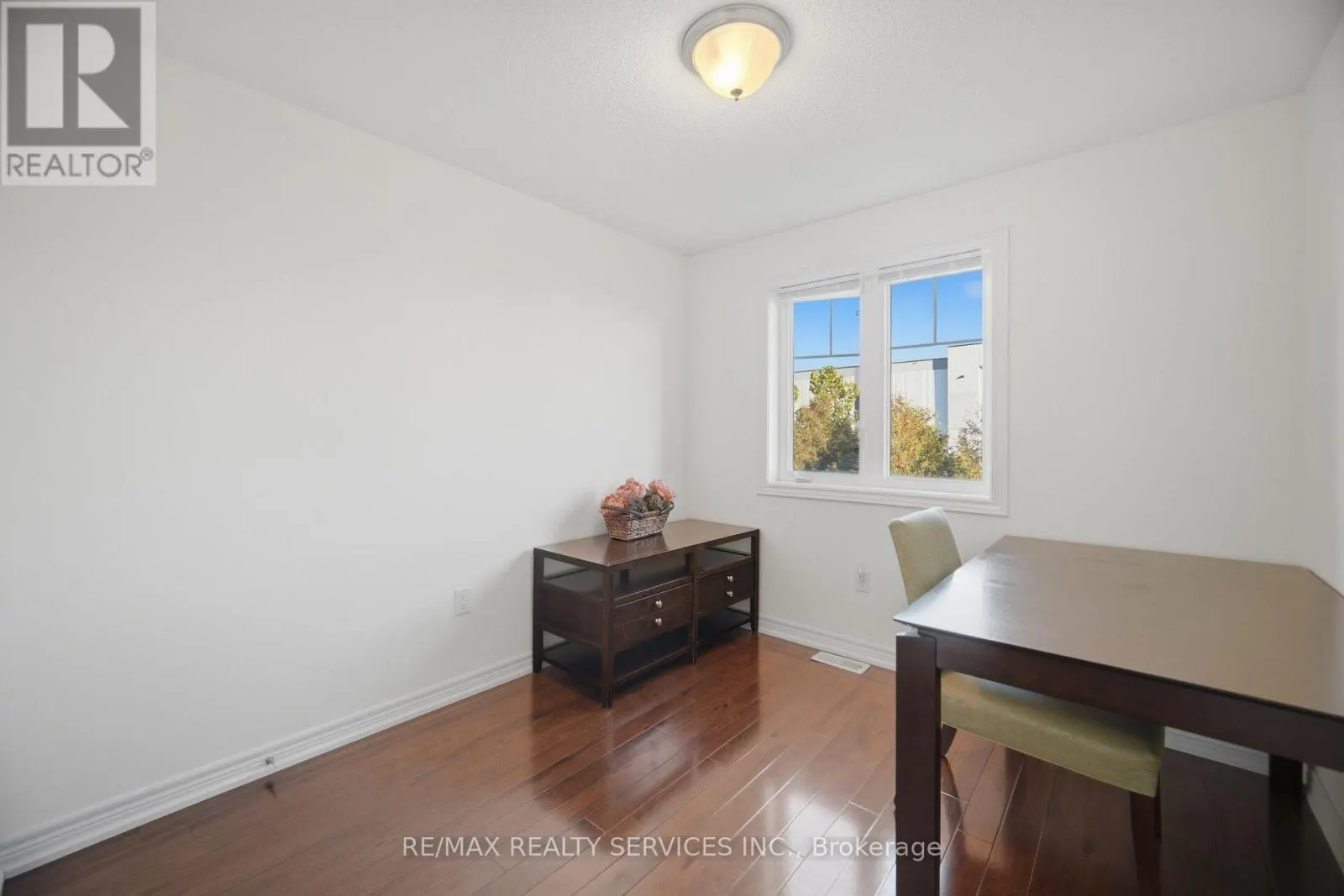 9 ASPENVIEW AVENUE