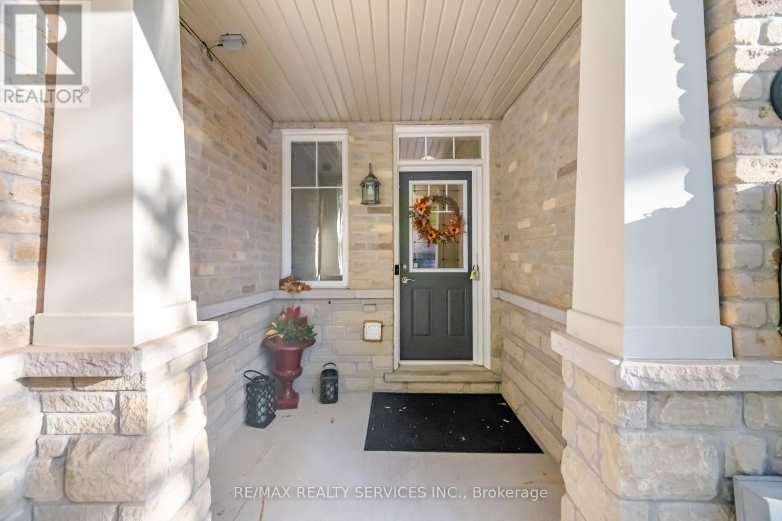 9 ASPENVIEW AVENUE