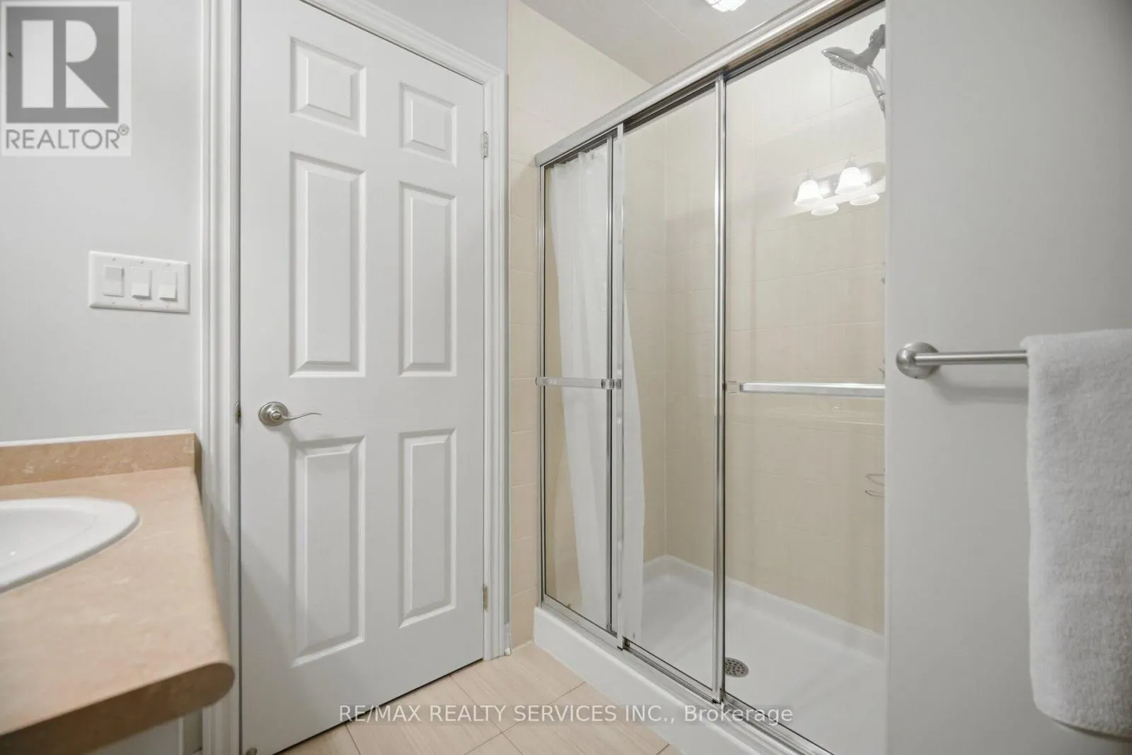 9 ASPENVIEW AVENUE