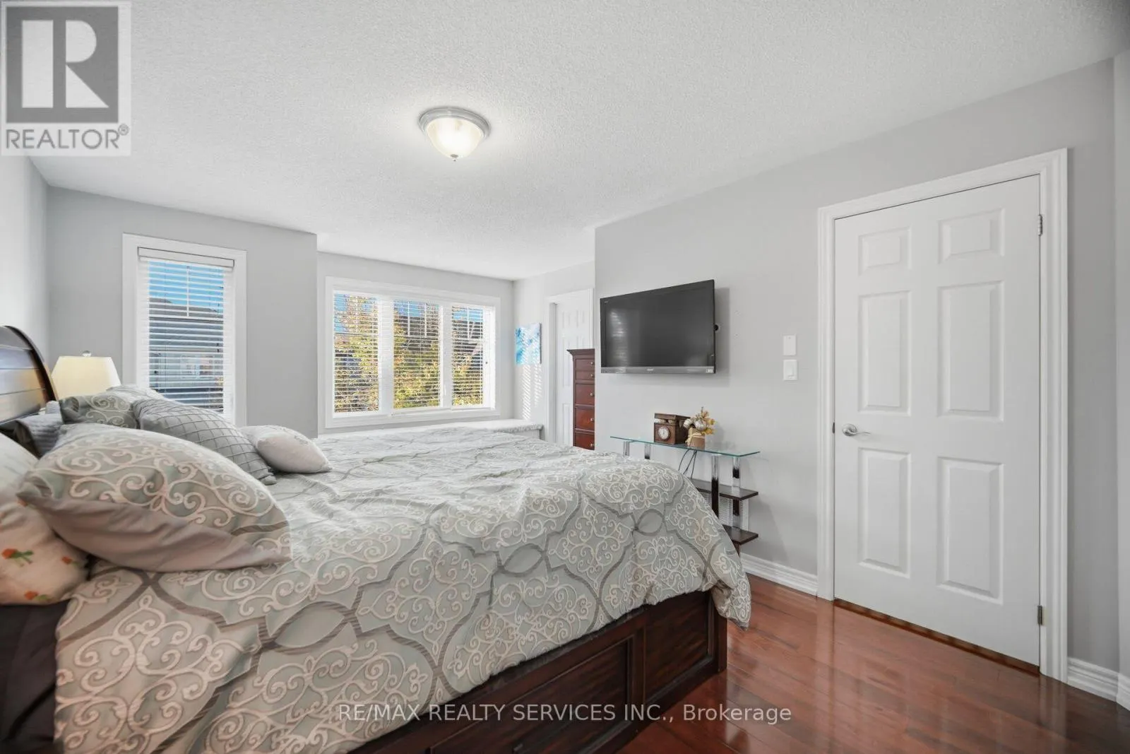 9 ASPENVIEW AVENUE