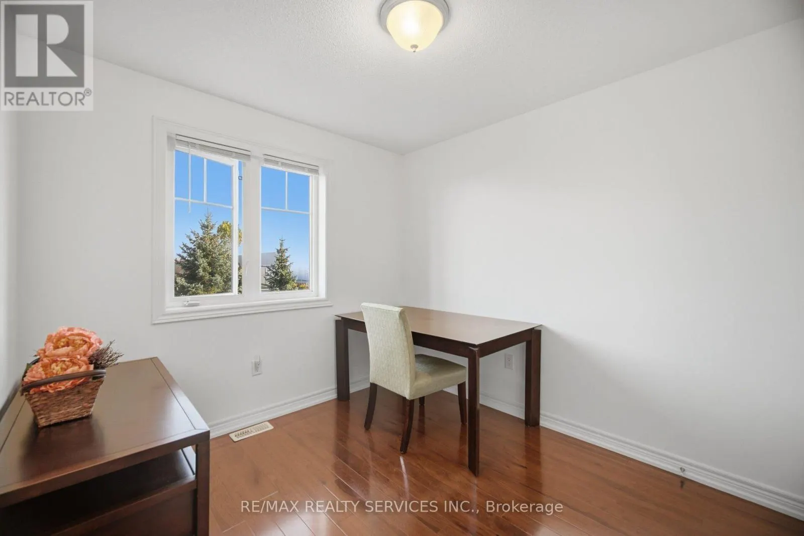 9 ASPENVIEW AVENUE