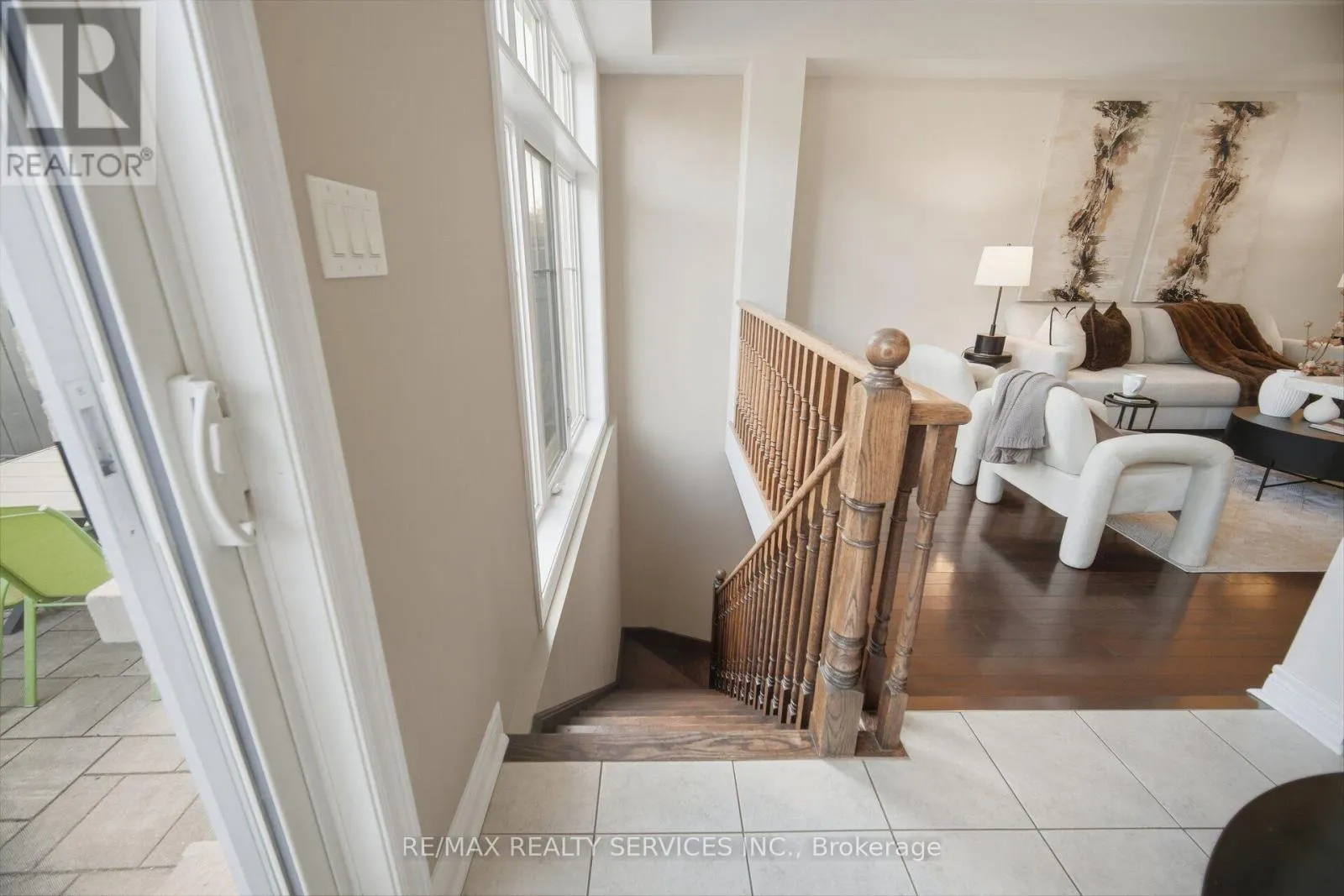 9 ASPENVIEW AVENUE