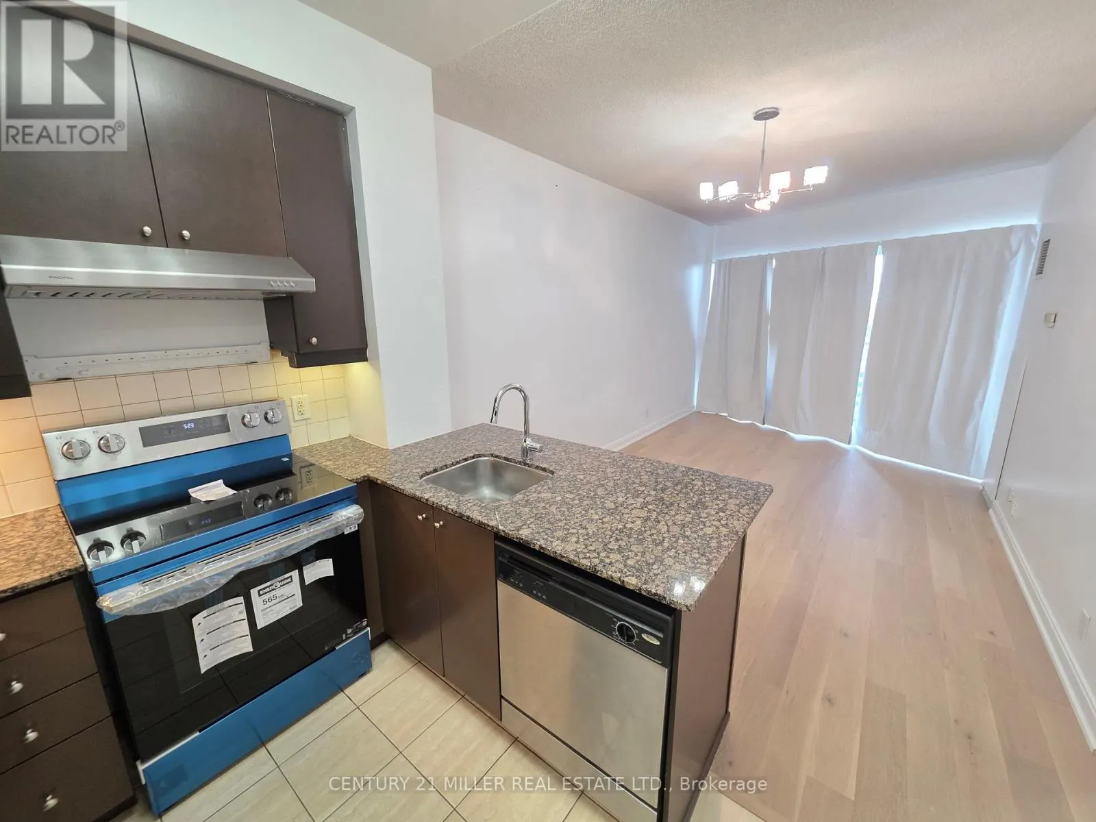 2605 - 60 ABSOLUTE AVENUE