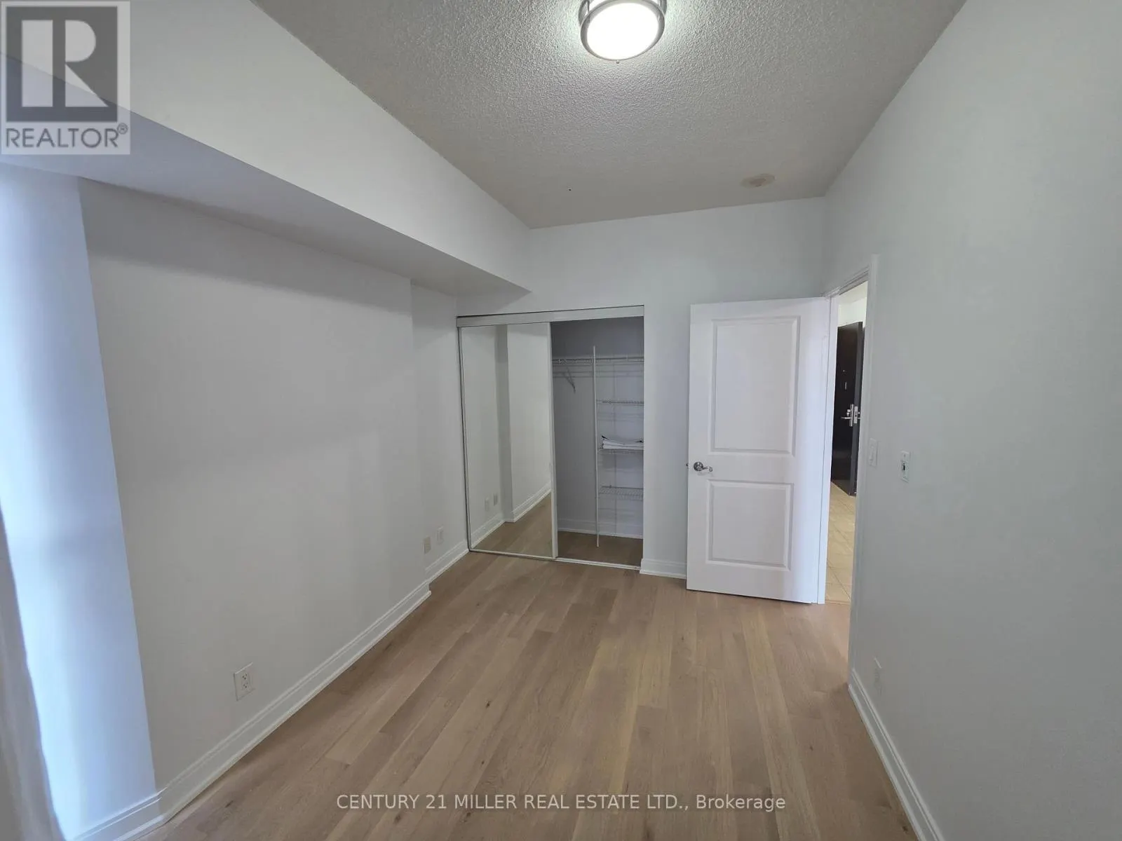 2605 - 60 ABSOLUTE AVENUE