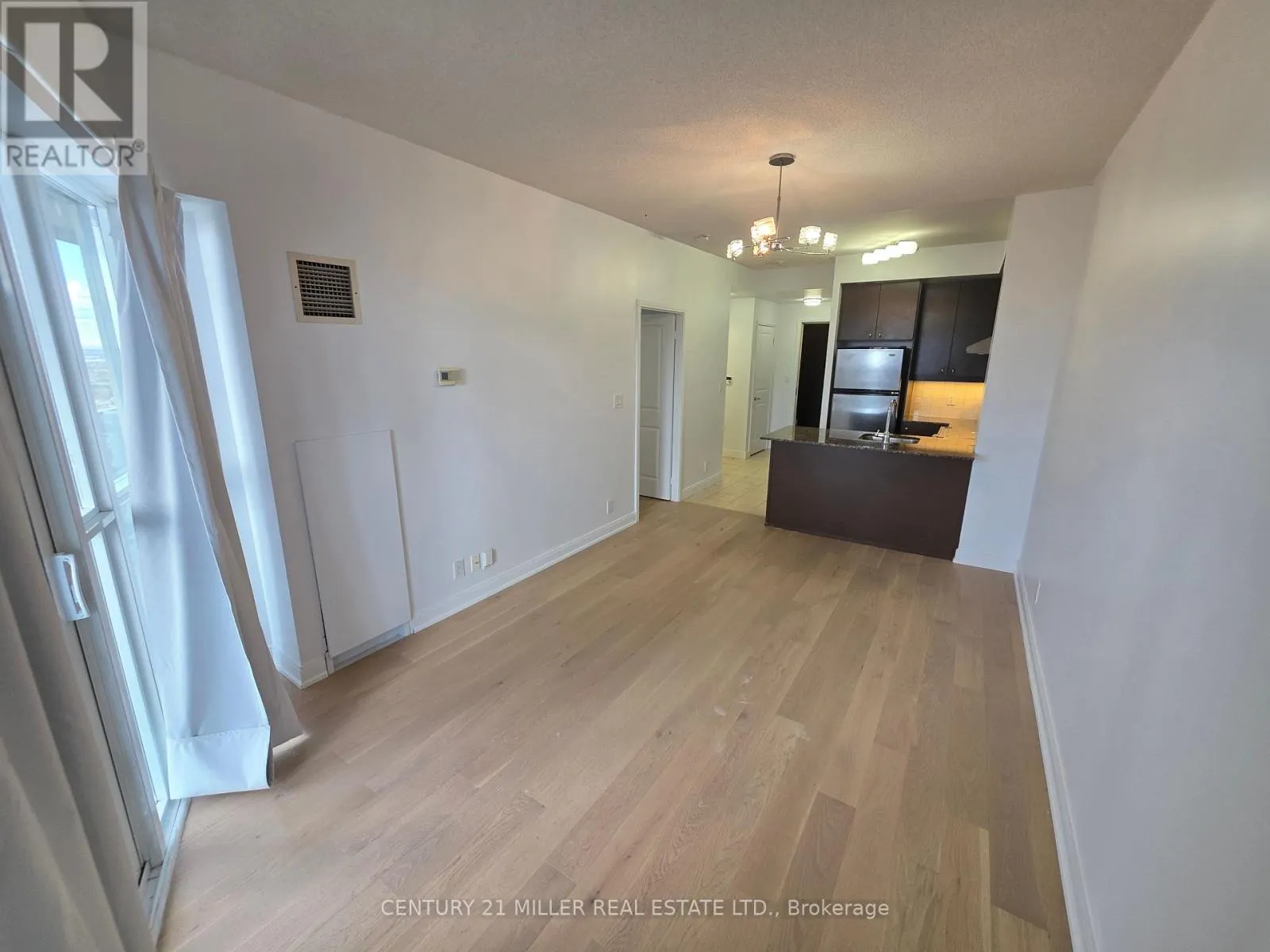 2605 - 60 ABSOLUTE AVENUE