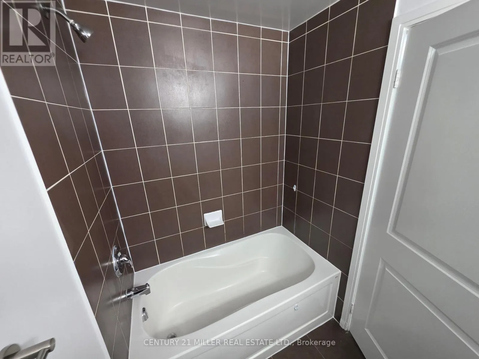 2605 - 60 ABSOLUTE AVENUE
