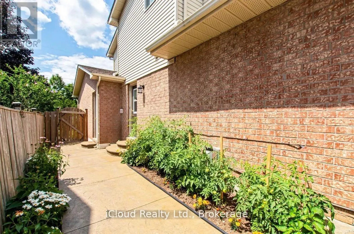 2067 HUNTERS WOOD DRIVE