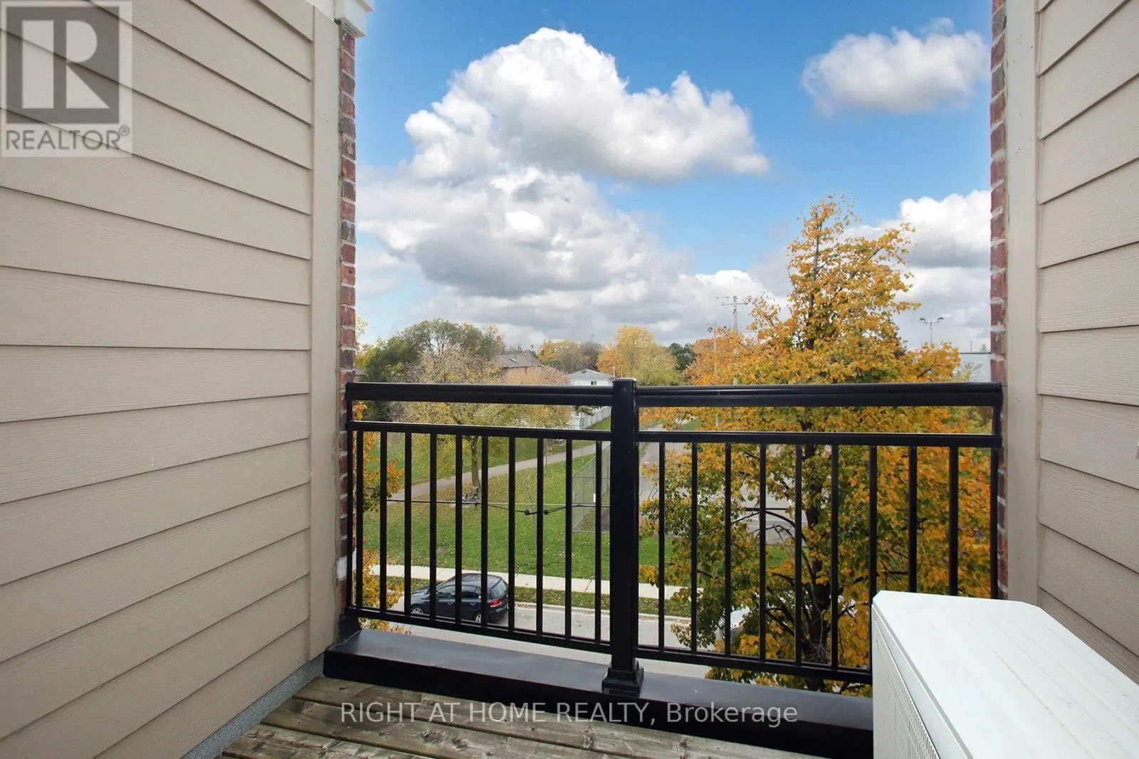 147 - 50 CARNATION AVENUE