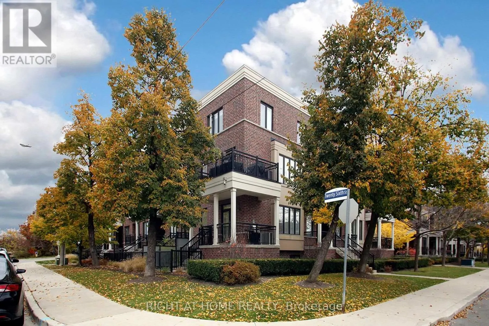 147 - 50 CARNATION AVENUE