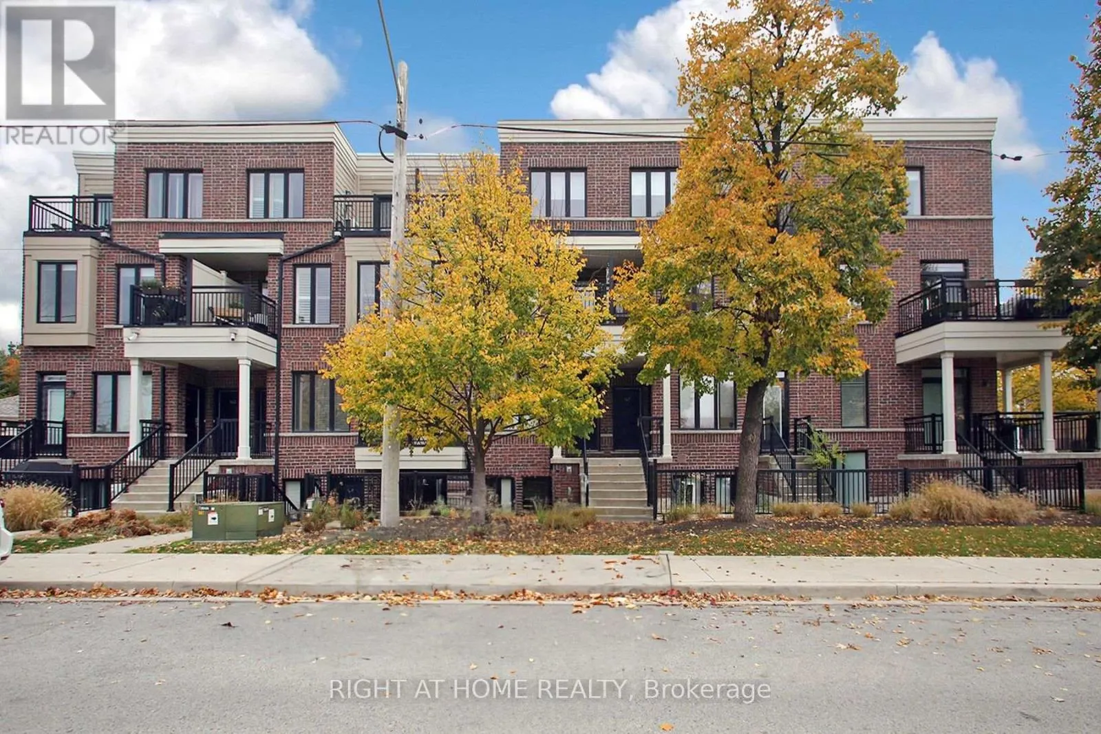 147 - 50 CARNATION AVENUE
