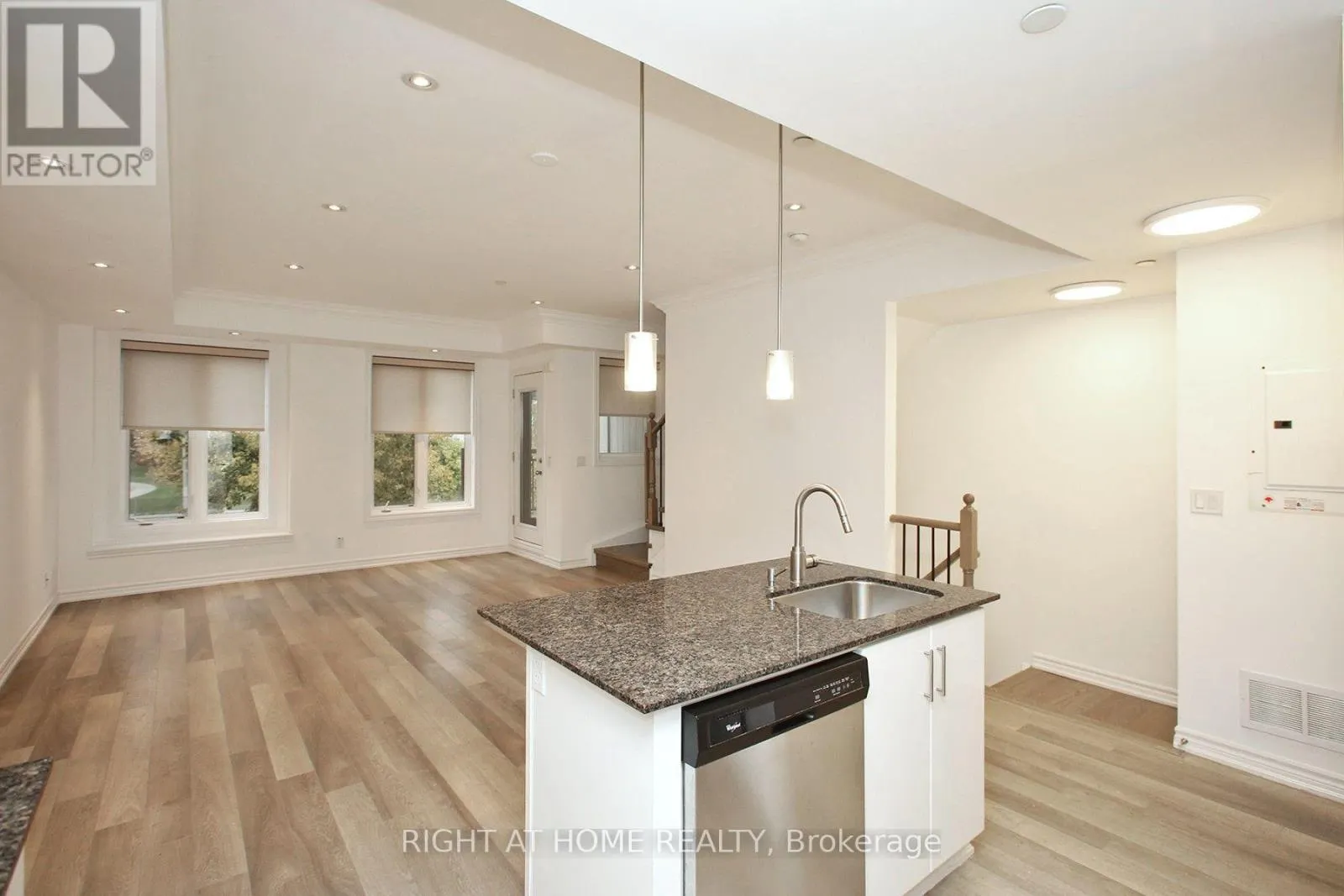 147 - 50 CARNATION AVENUE