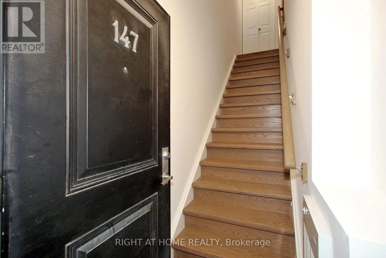 147 - 50 CARNATION AVENUE