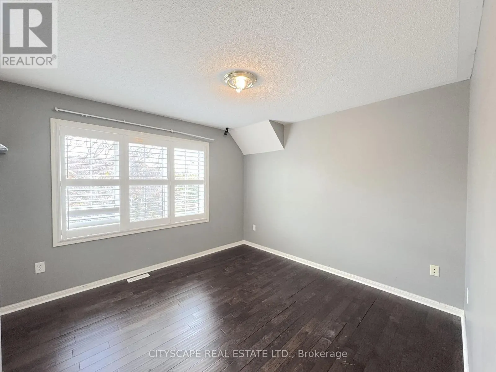 4 SERVICEBERRY CRESCENT