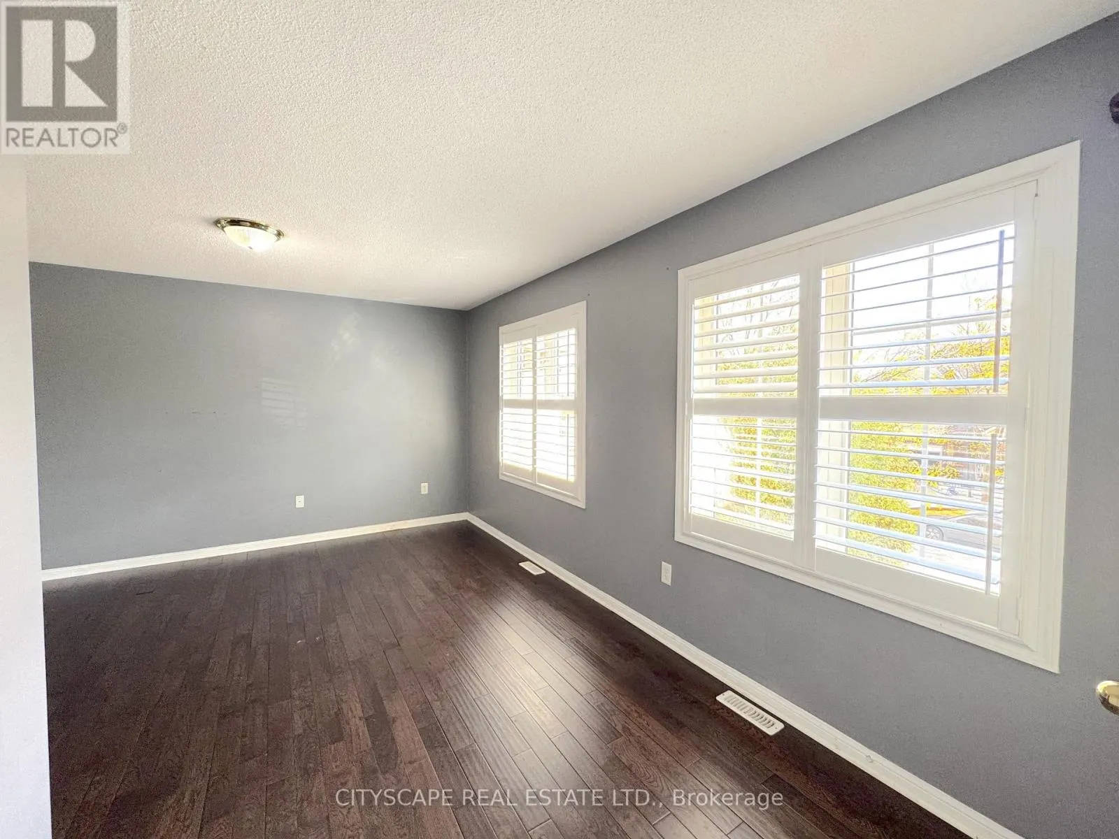 4 SERVICEBERRY CRESCENT