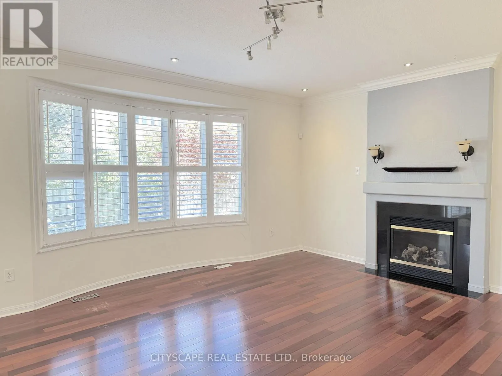 4 SERVICEBERRY CRESCENT