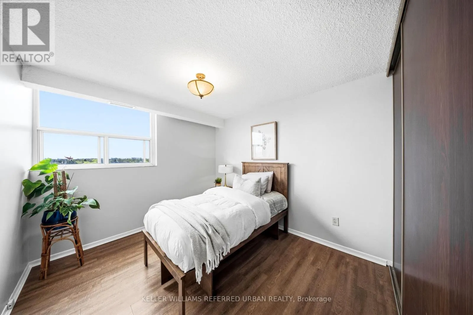 1401 - 2130 WESTON ROAD