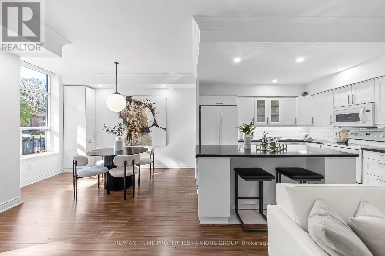 202 - 2511 BLOOR STREET W