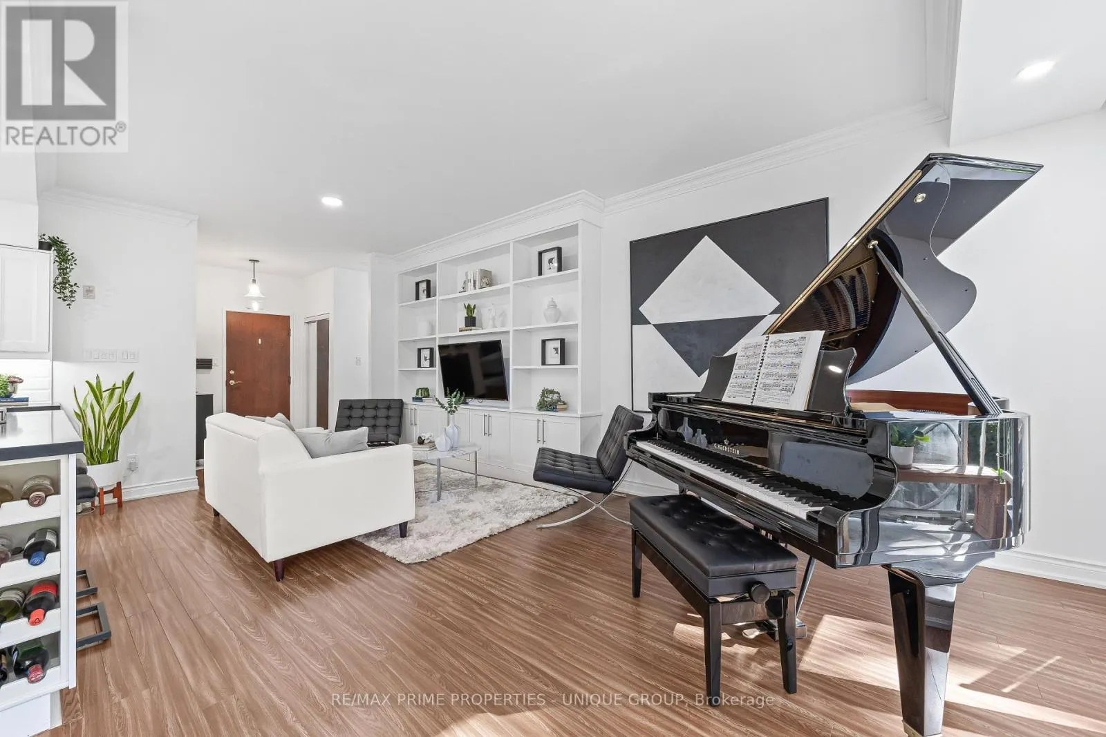 202 - 2511 BLOOR STREET W