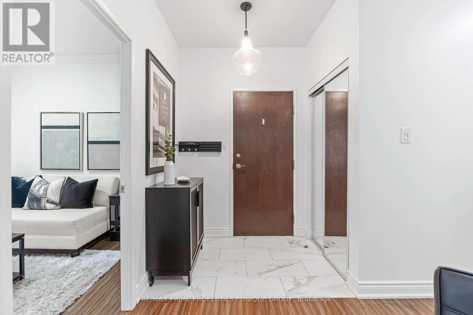 202 - 2511 BLOOR STREET W