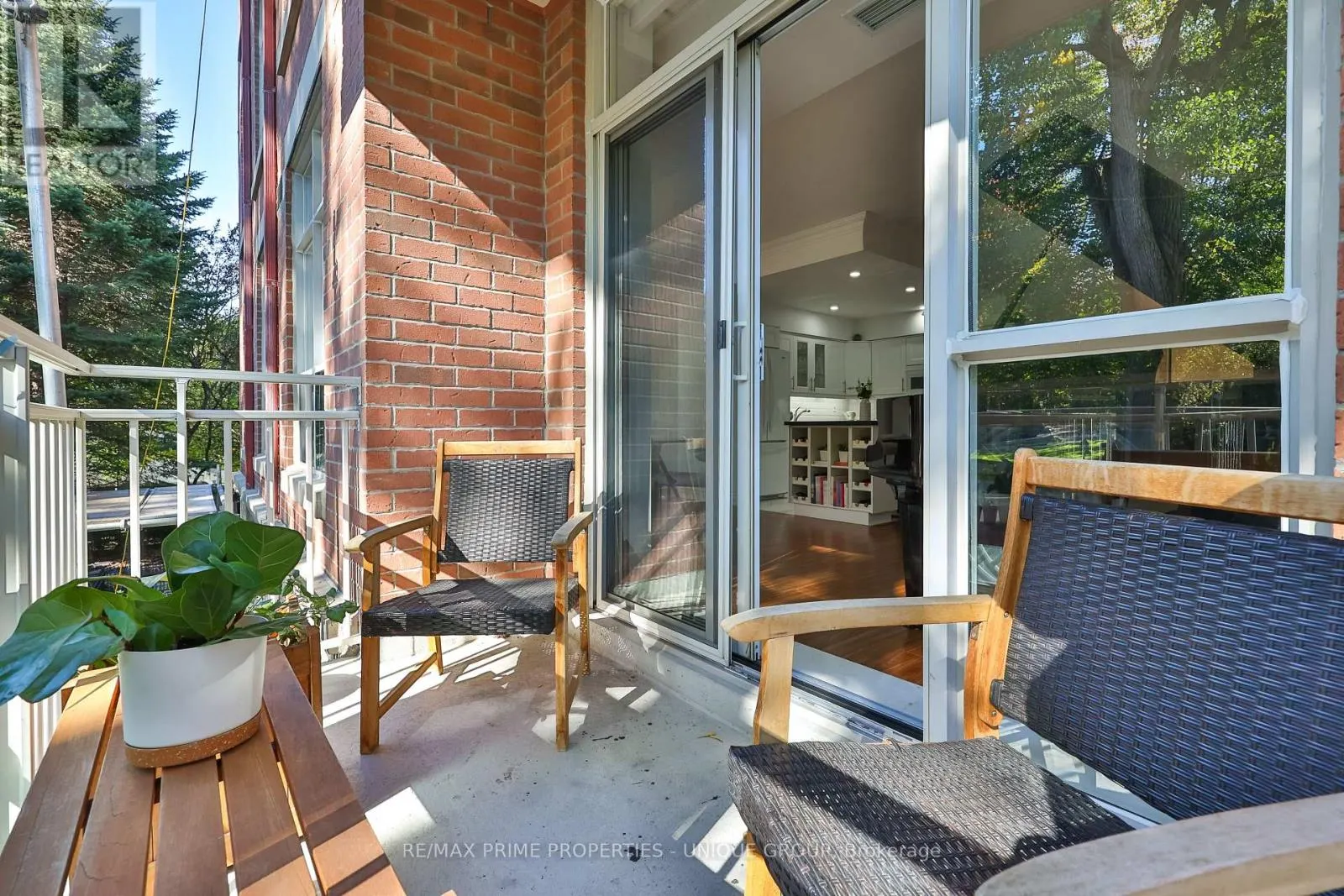 202 - 2511 BLOOR STREET W