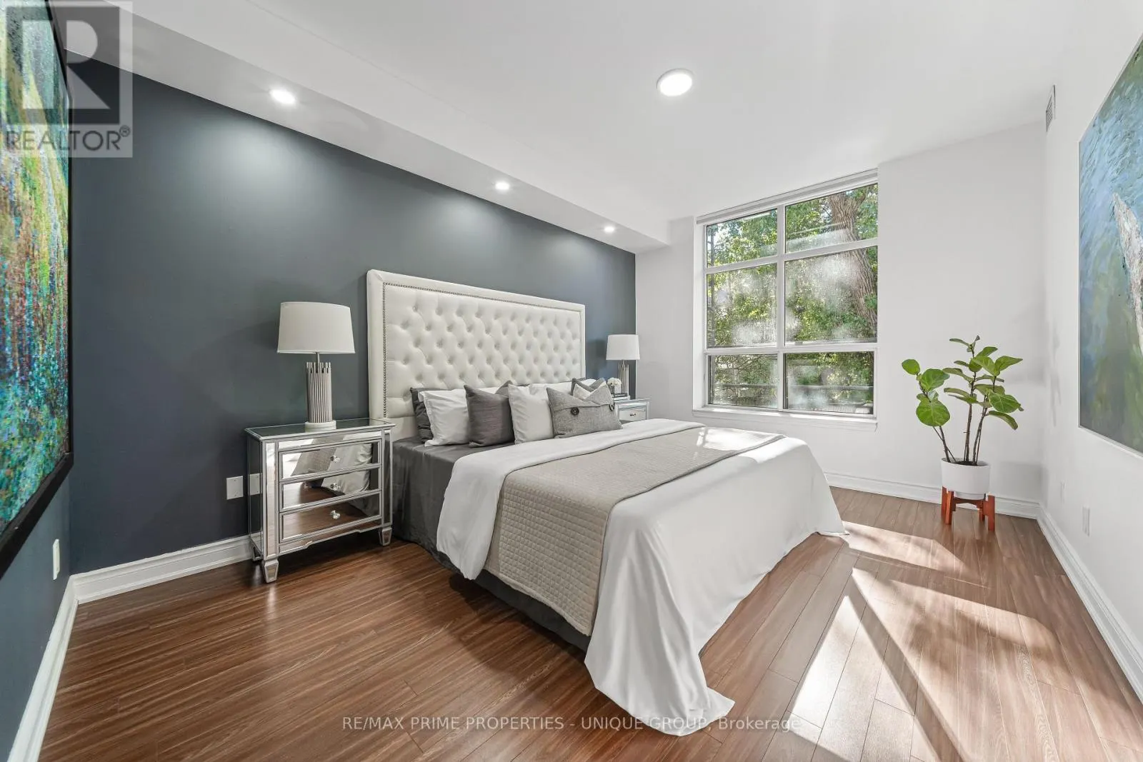 202 - 2511 BLOOR STREET W