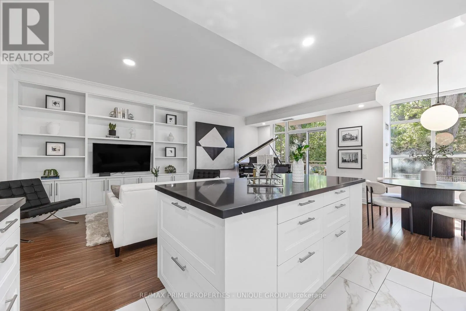 202 - 2511 BLOOR STREET W