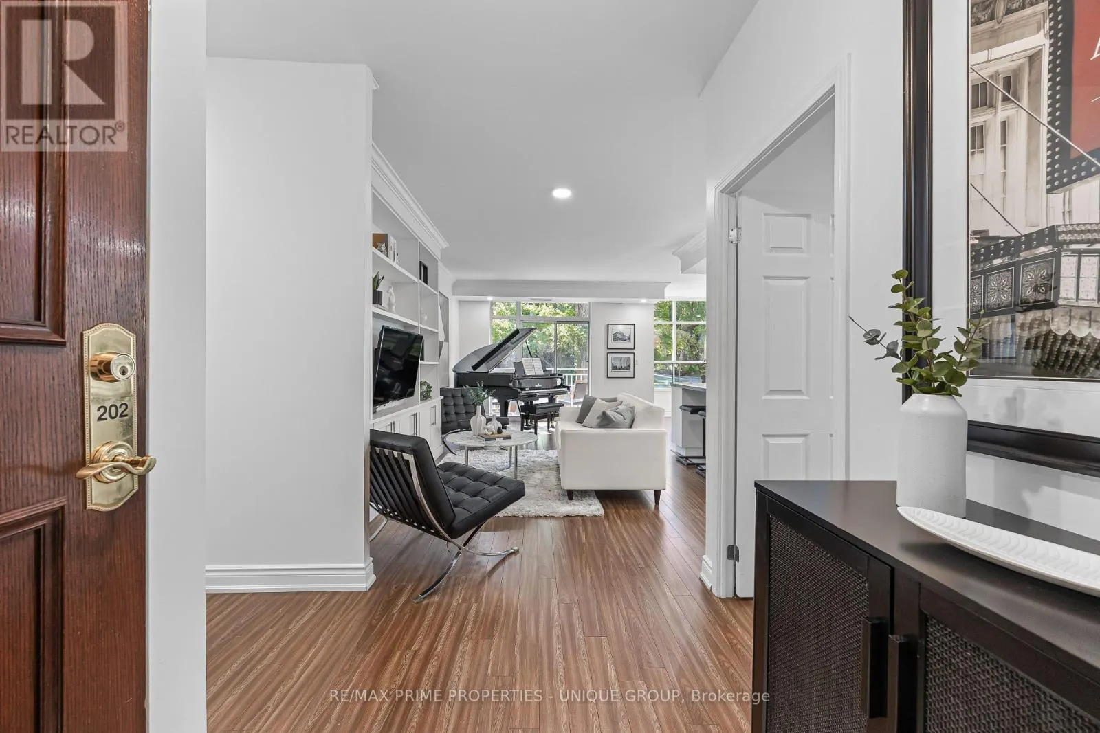 202 - 2511 BLOOR STREET W