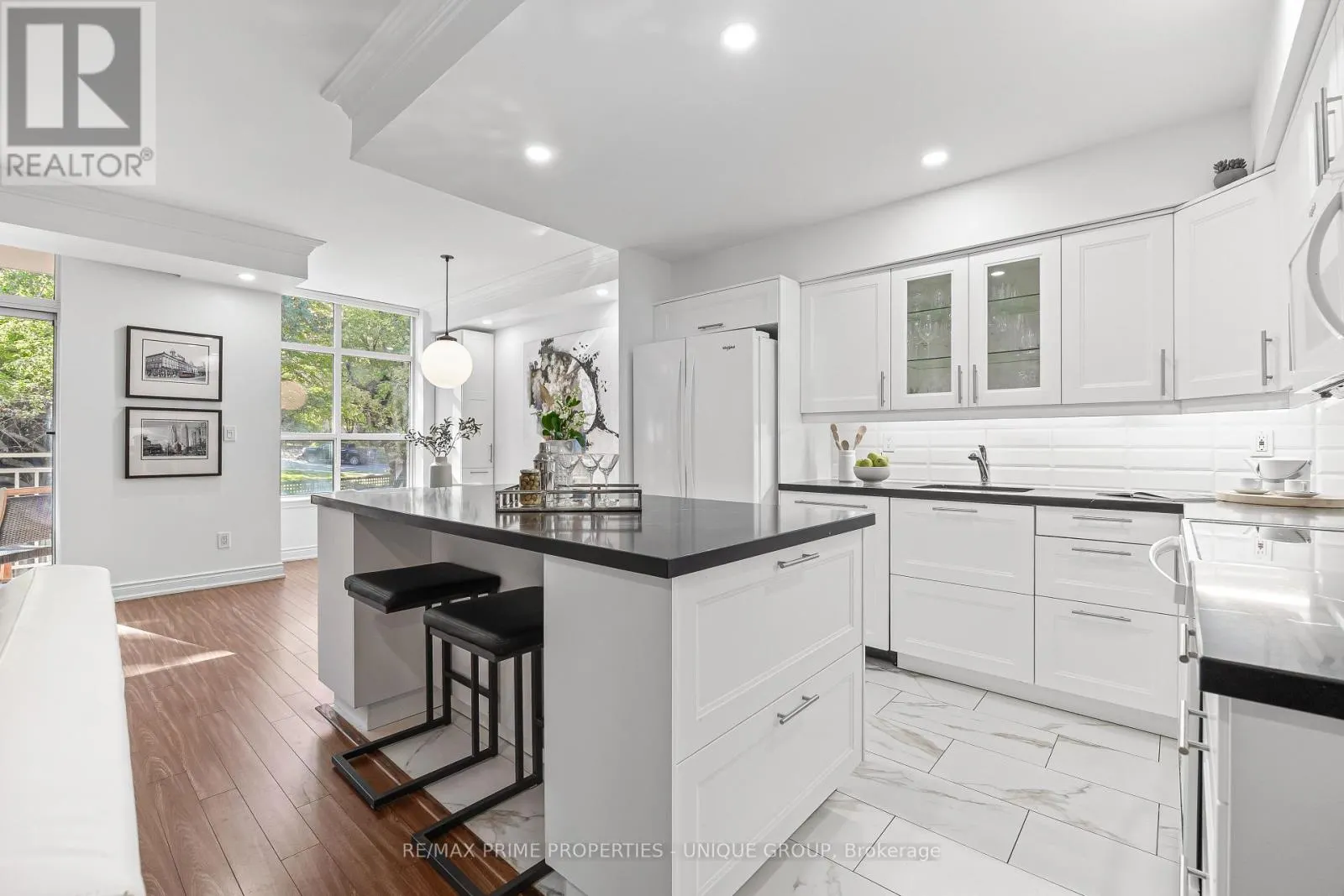 202 - 2511 BLOOR STREET W