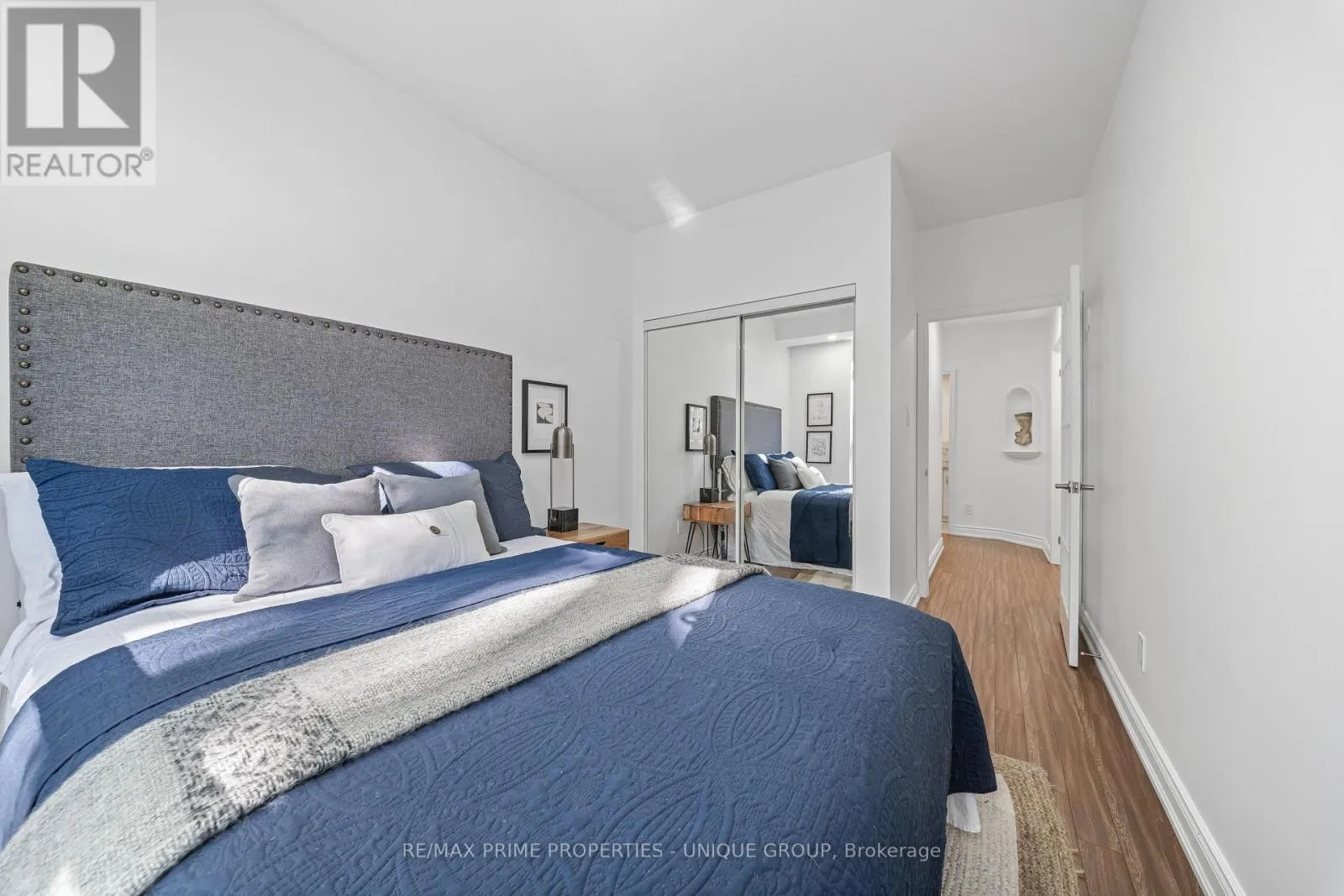 202 - 2511 BLOOR STREET W