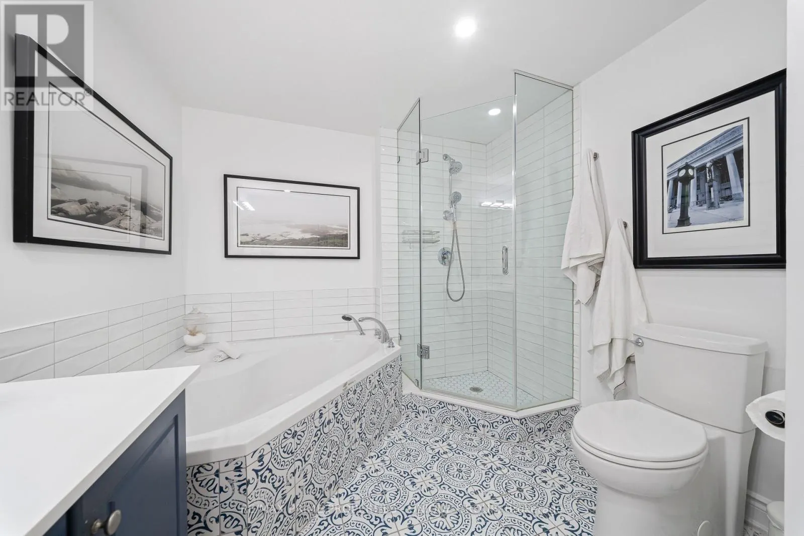202 - 2511 BLOOR STREET W