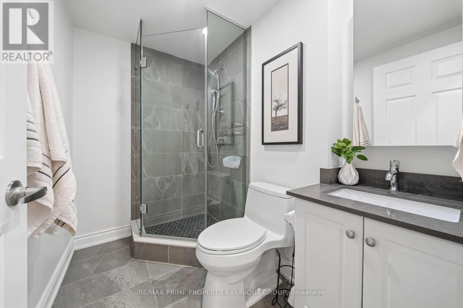 202 - 2511 BLOOR STREET W