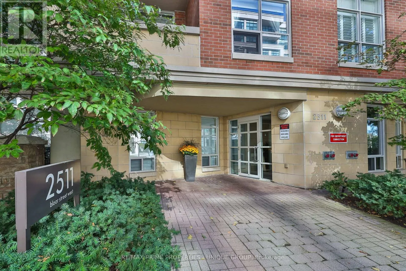 202 - 2511 BLOOR STREET W