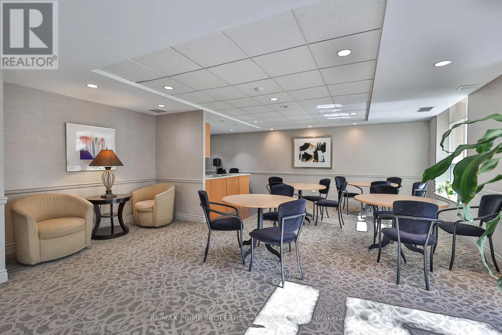 202 - 2511 BLOOR STREET W