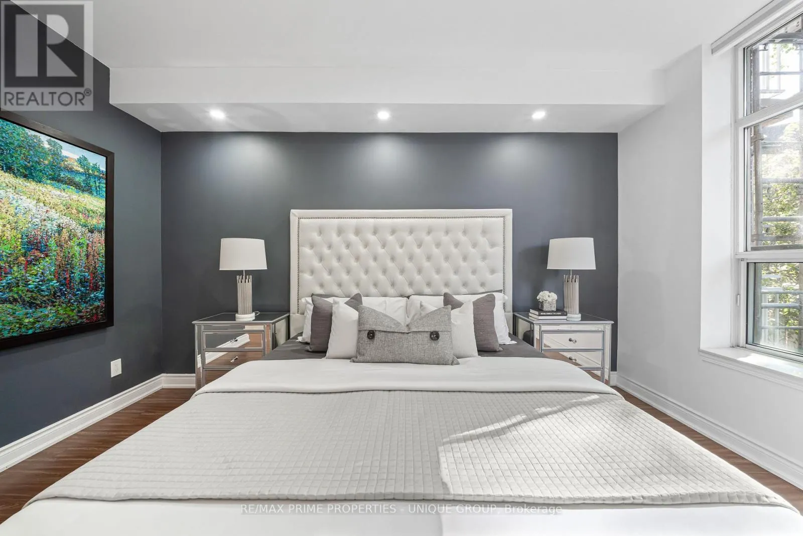 202 - 2511 BLOOR STREET W