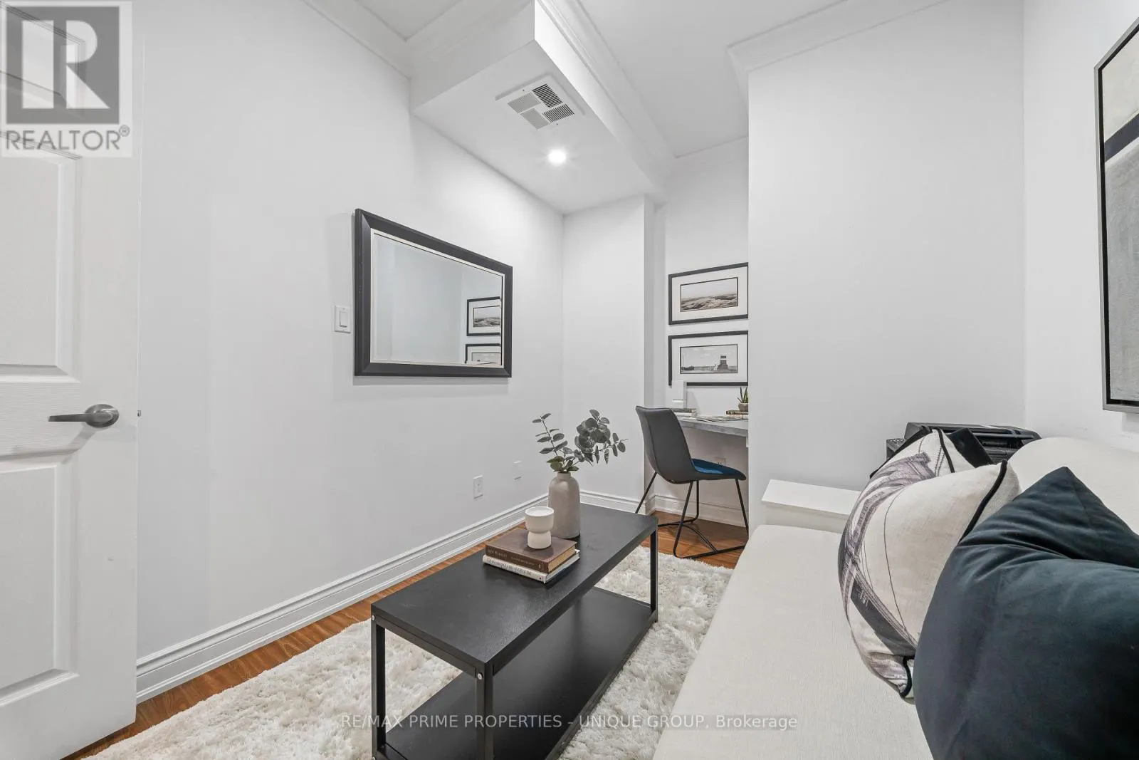 202 - 2511 BLOOR STREET W
