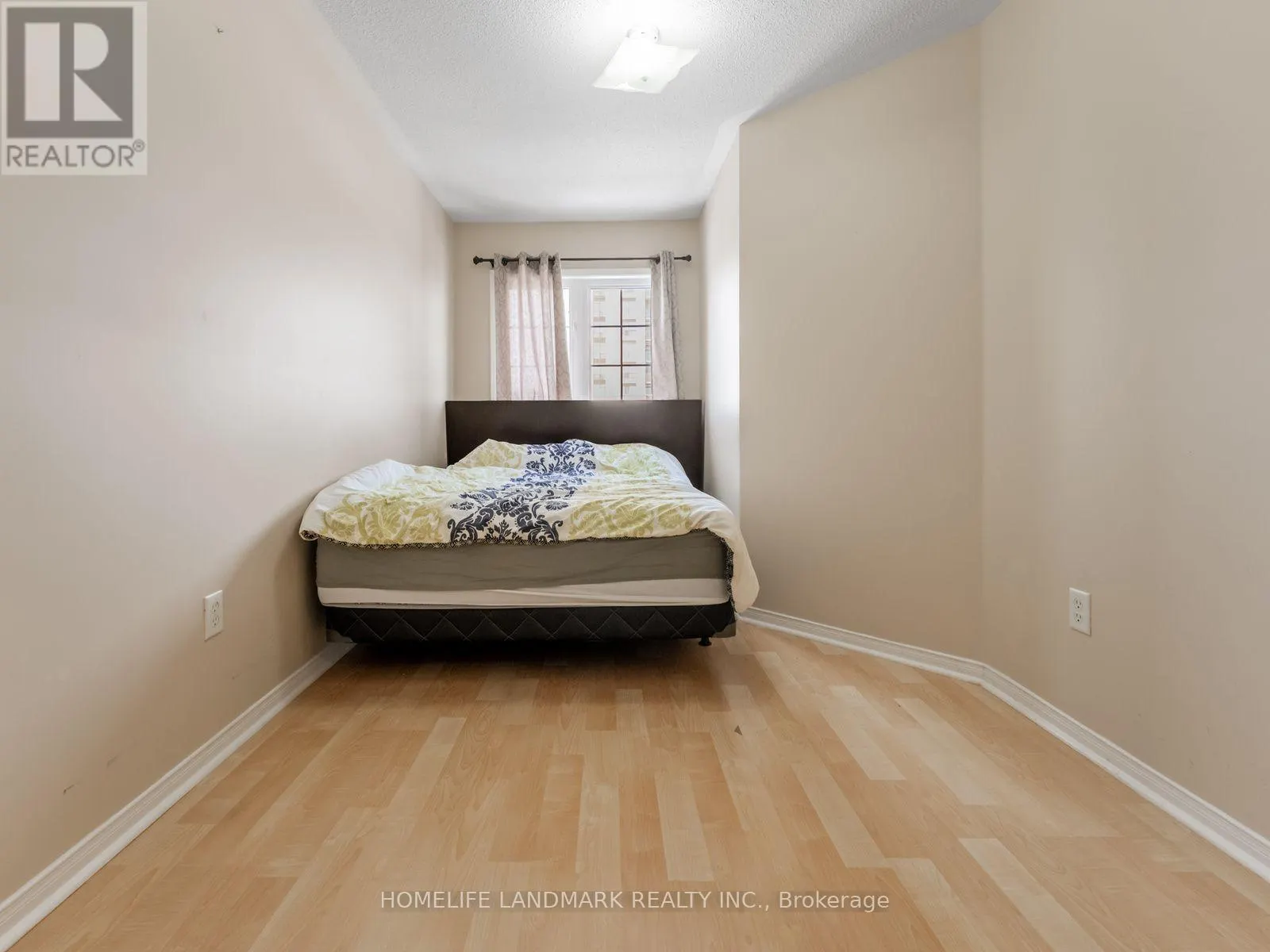 28 - 4950 ALBINA WAY