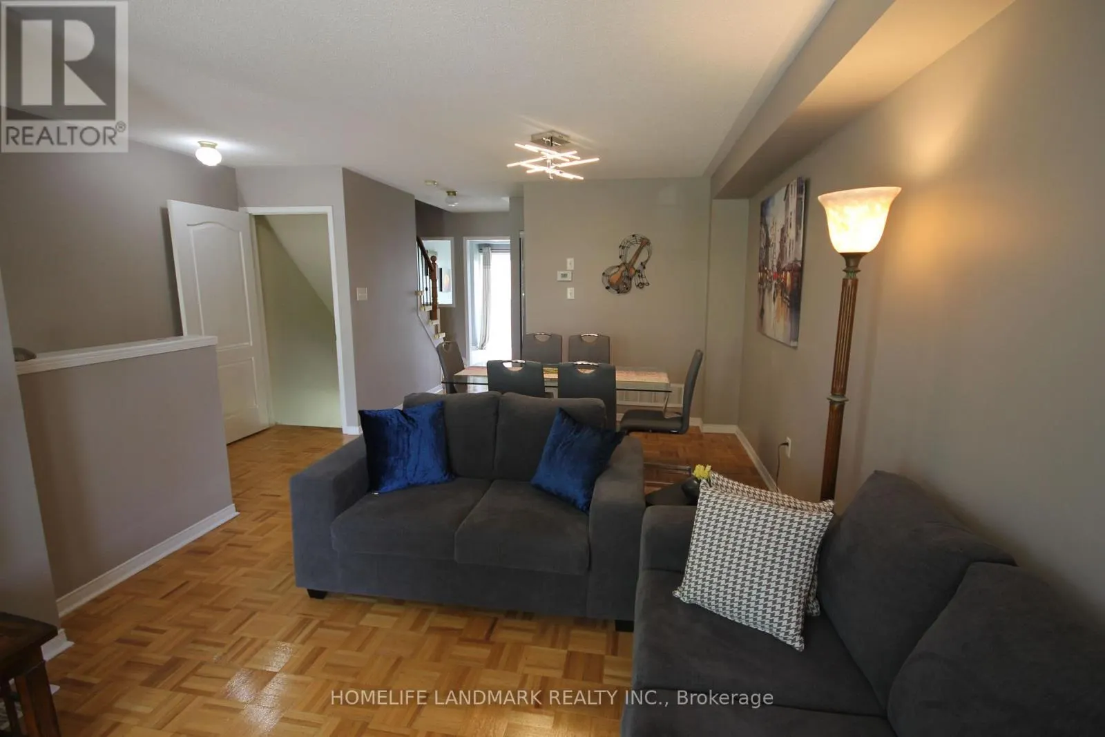 28 - 4950 ALBINA WAY