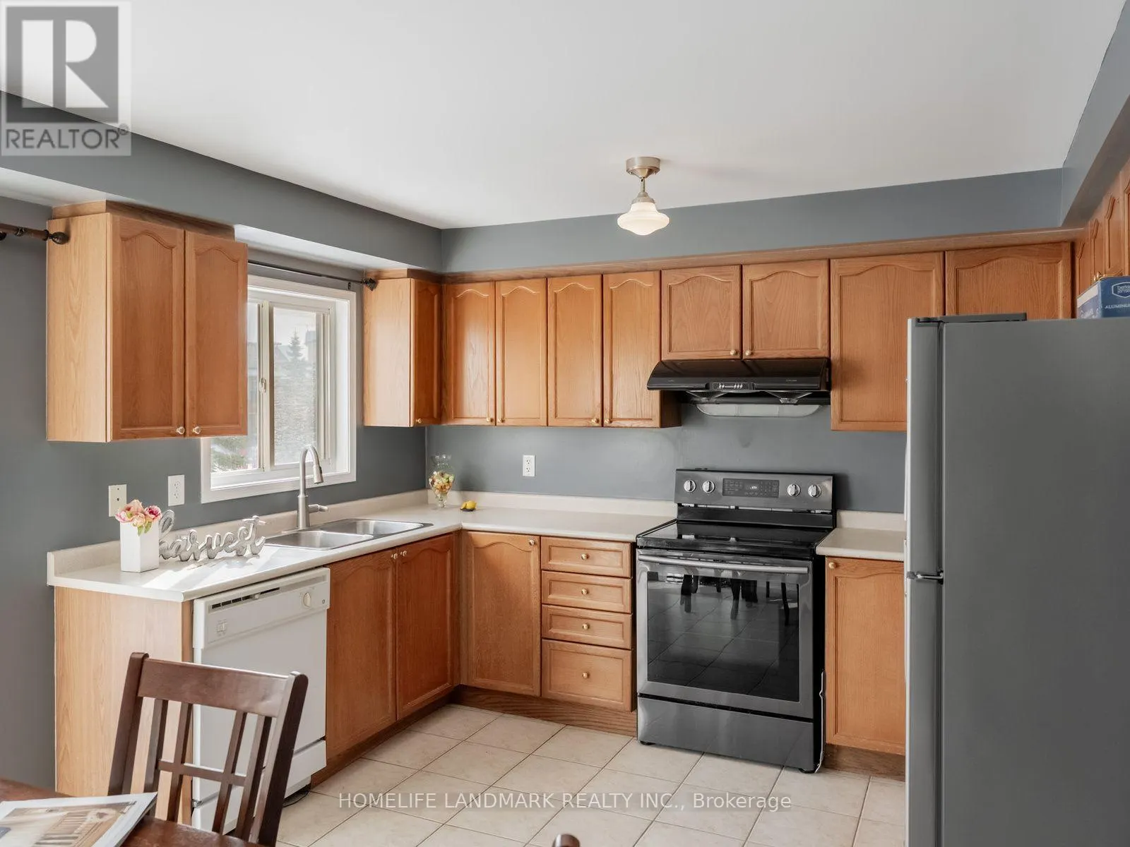 28 - 4950 ALBINA WAY