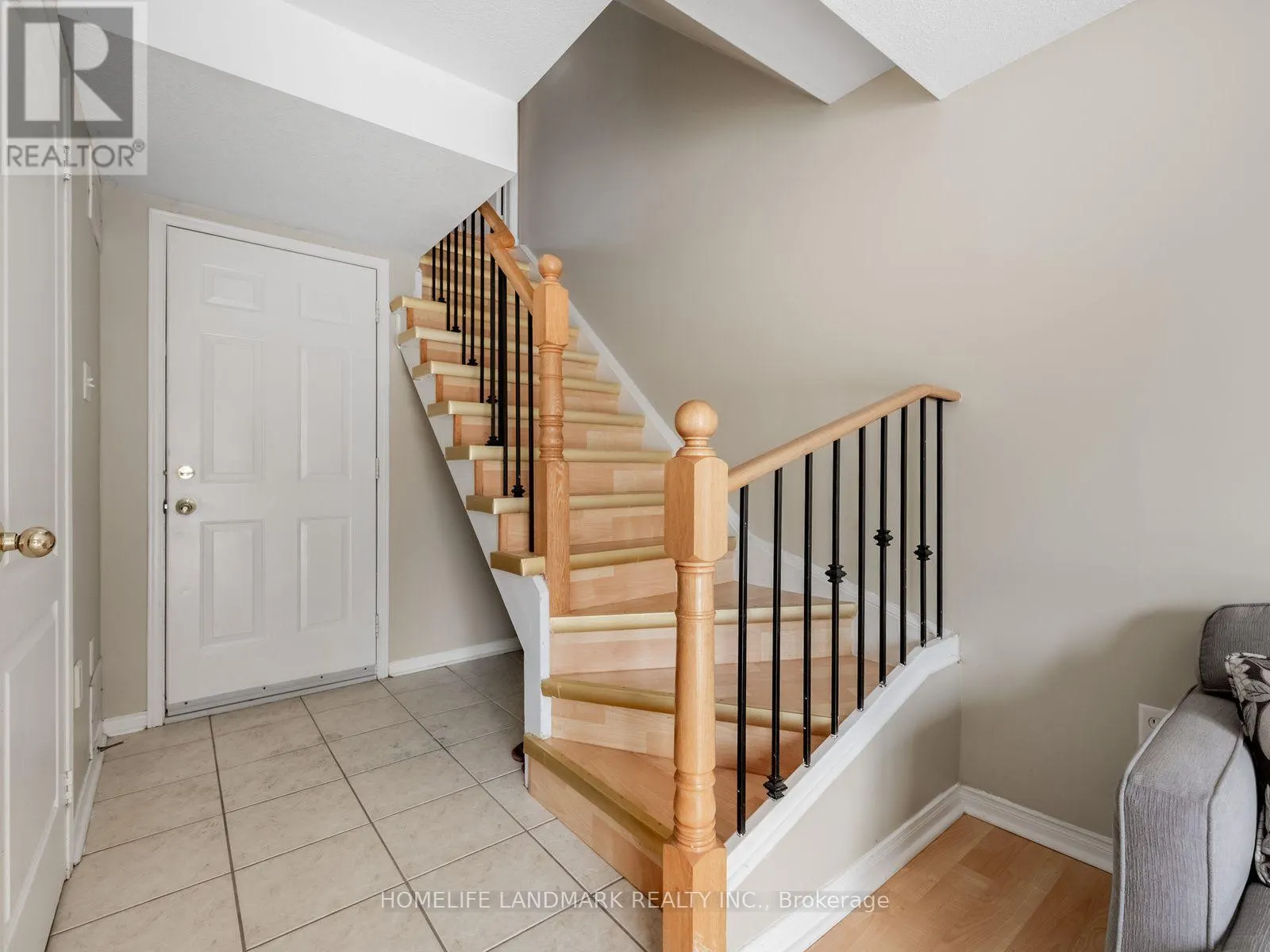 28 - 4950 ALBINA WAY