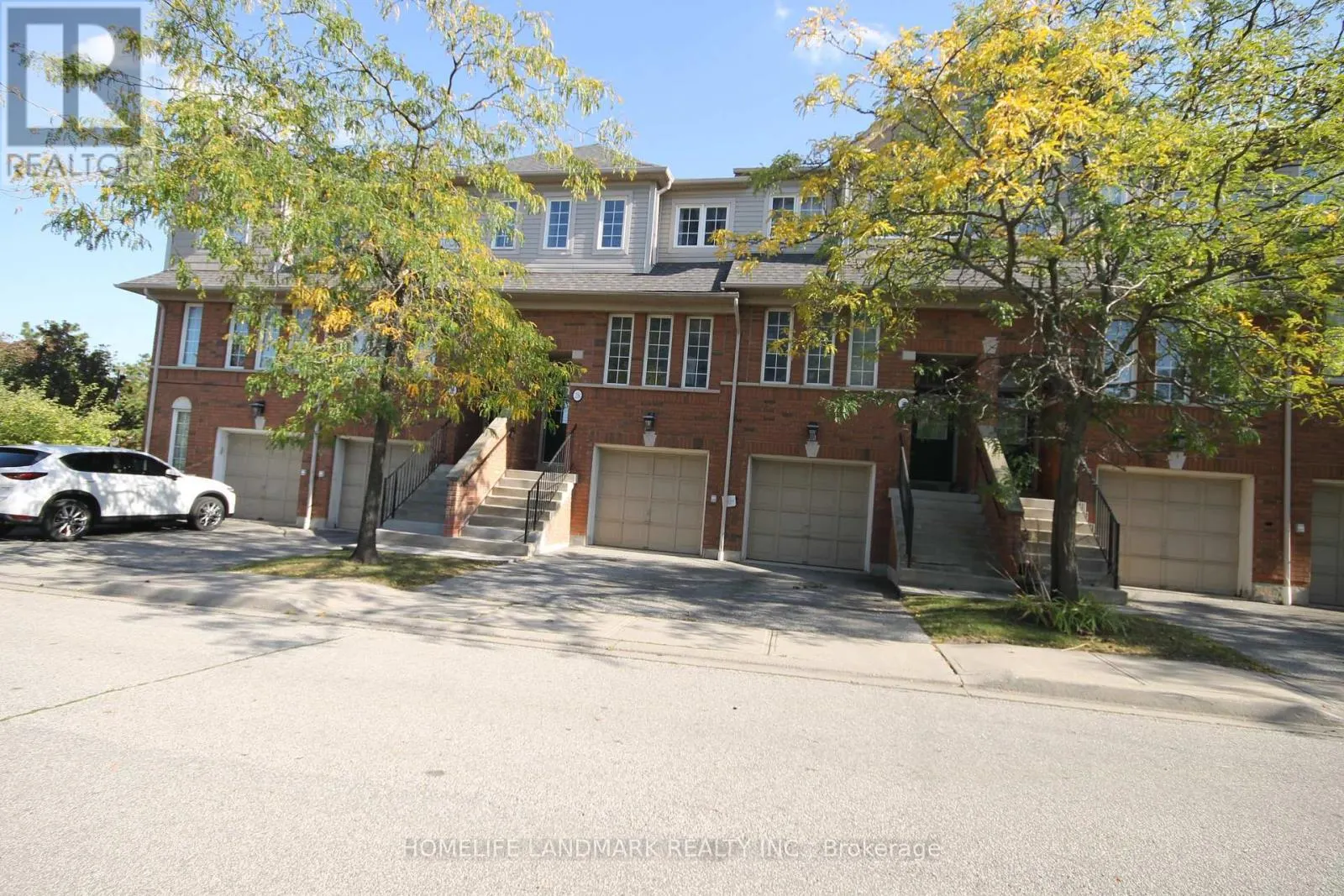 28 - 4950 ALBINA WAY