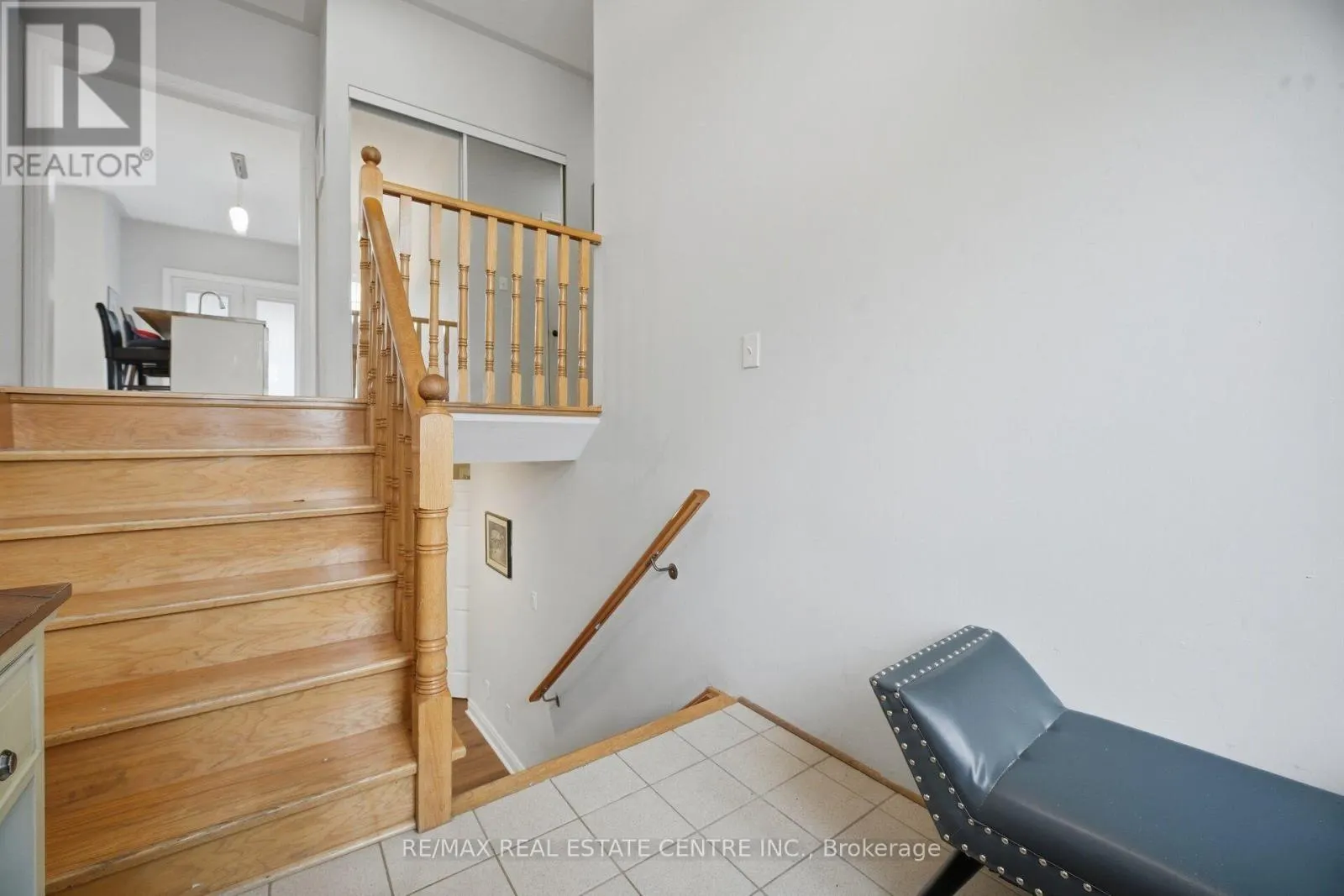 19 AMBERDALE COURT