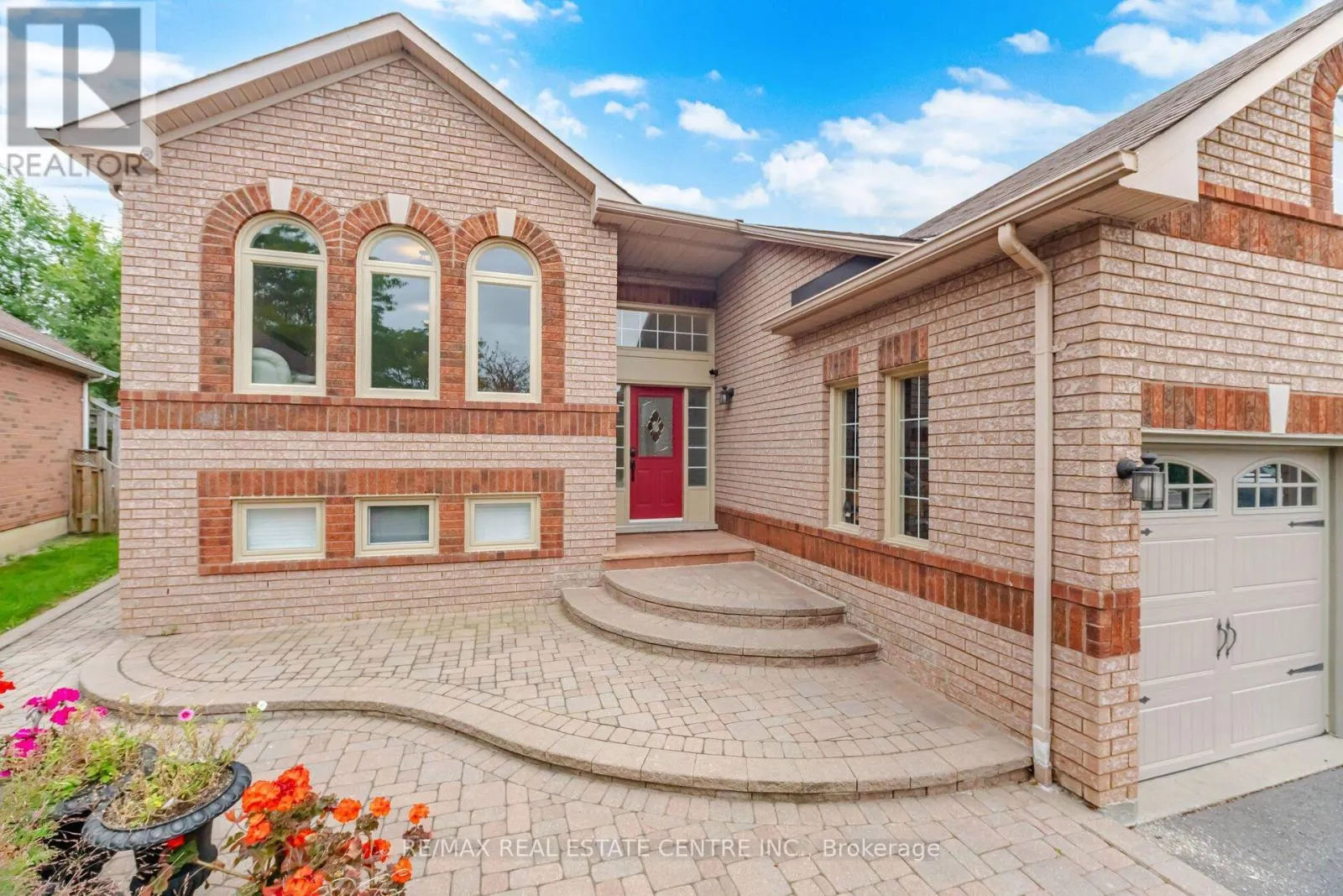 19 AMBERDALE COURT