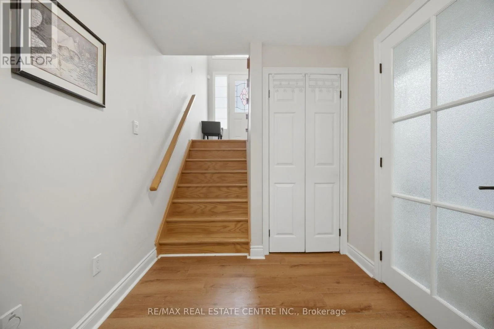 19 AMBERDALE COURT