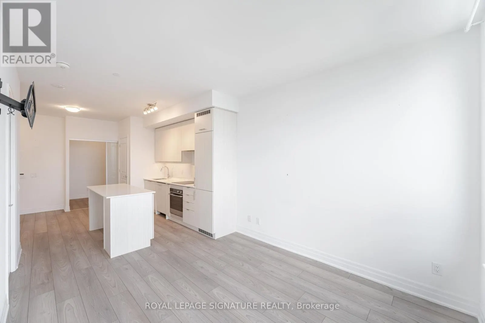 3007 - 36 ELM DRIVE