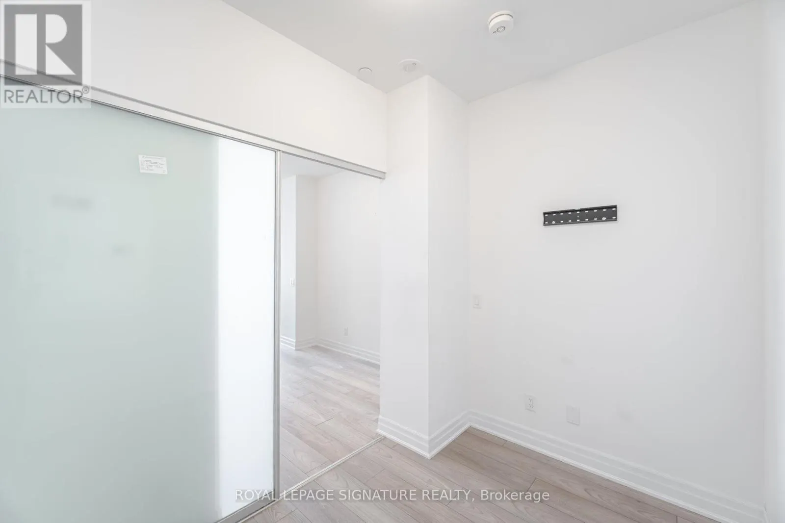 3007 - 36 ELM DRIVE