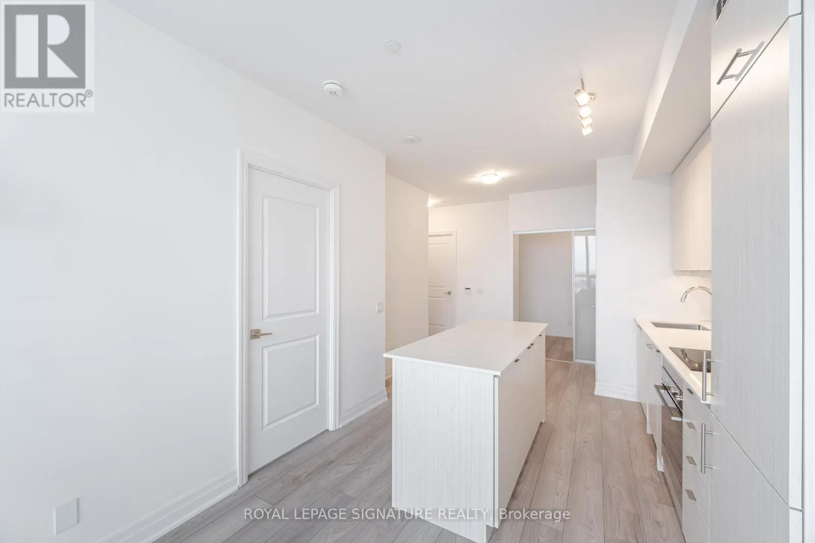 3007 - 36 ELM DRIVE
